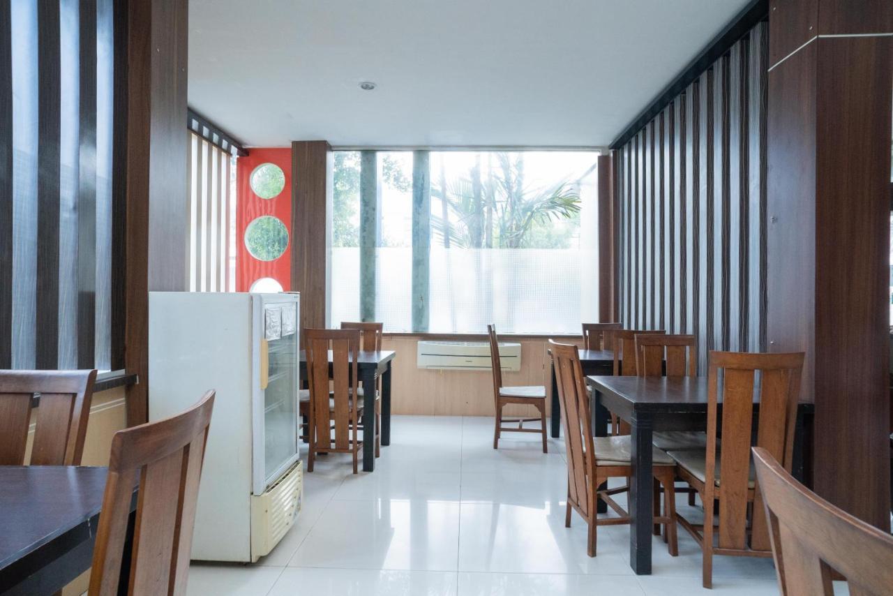 RedDoorz Plus near UIN Banjarmasin Sungai Lutus Bagian luar foto