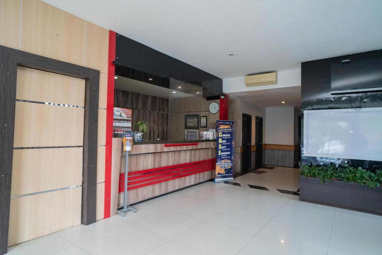 RedDoorz Plus near UIN Banjarmasin Sungai Lutus Bagian luar foto